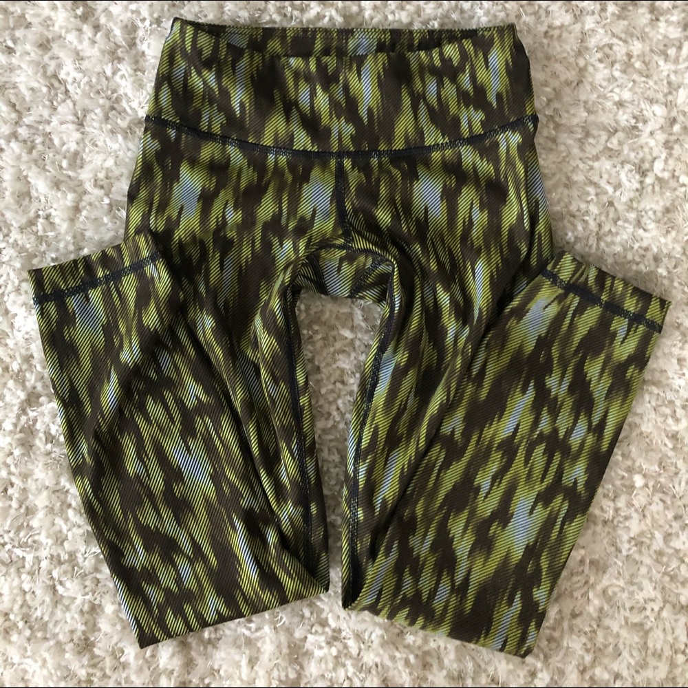 Lululemon leggings in Cool print